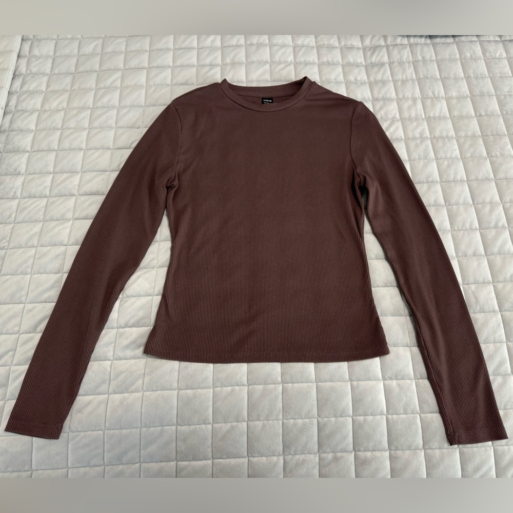 Ribbed long sleeve brown top